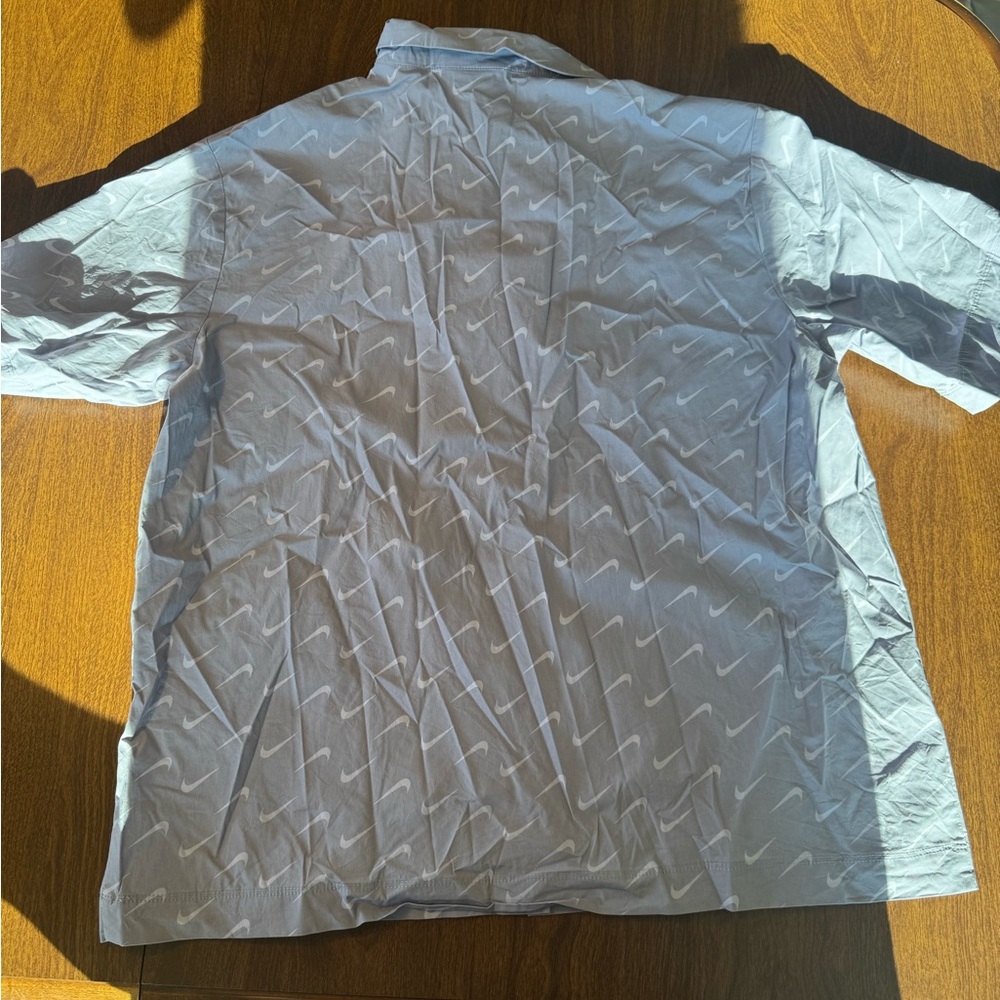 Nike Gray Short-Sleeve Button-Up with White Swoosh Print - Picture 5 of 7